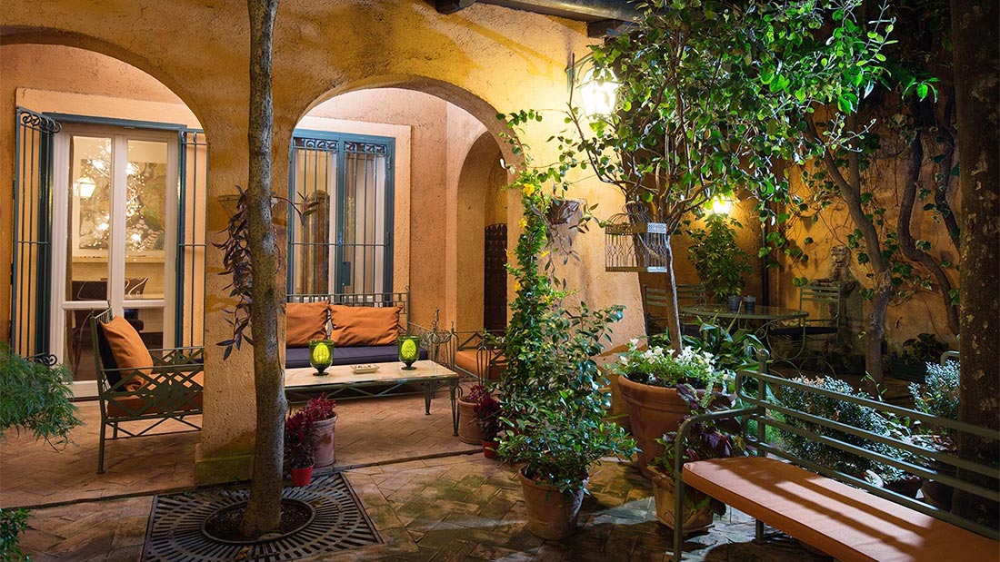 Buonanotte Garibaldi B&B i Trastevere i Roma har en magisk bakgård.
