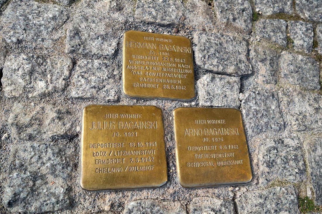 Såkalte snublesteiner i Berlin, til minne om ofrene for nazistene