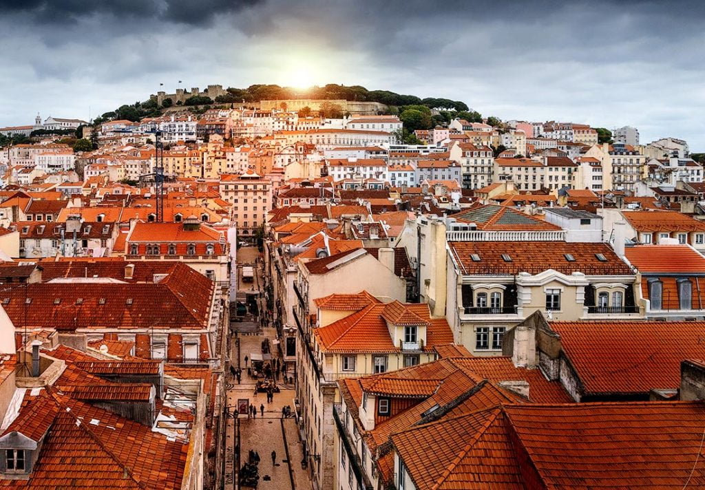 Utsikt fra Elevador de Santa Justa i Lisboa
